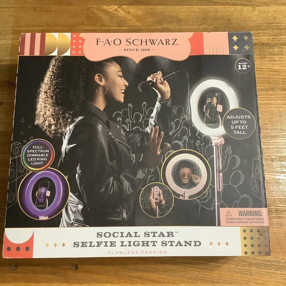 FAO Schwarz Social Star Selfie Light Stand with Remote